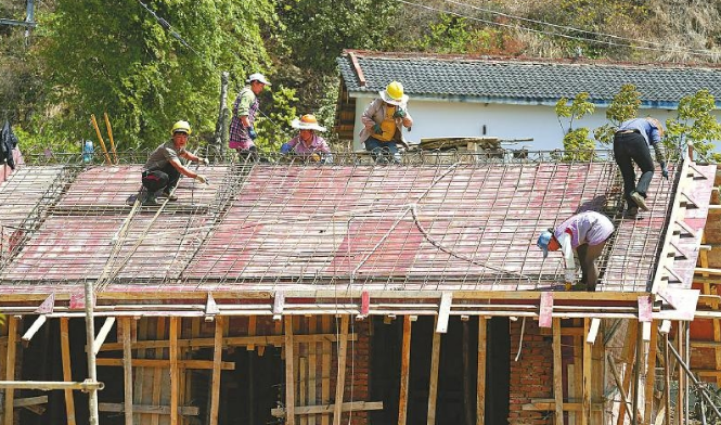 安全防墜器保障山村住房建設(shè)進度